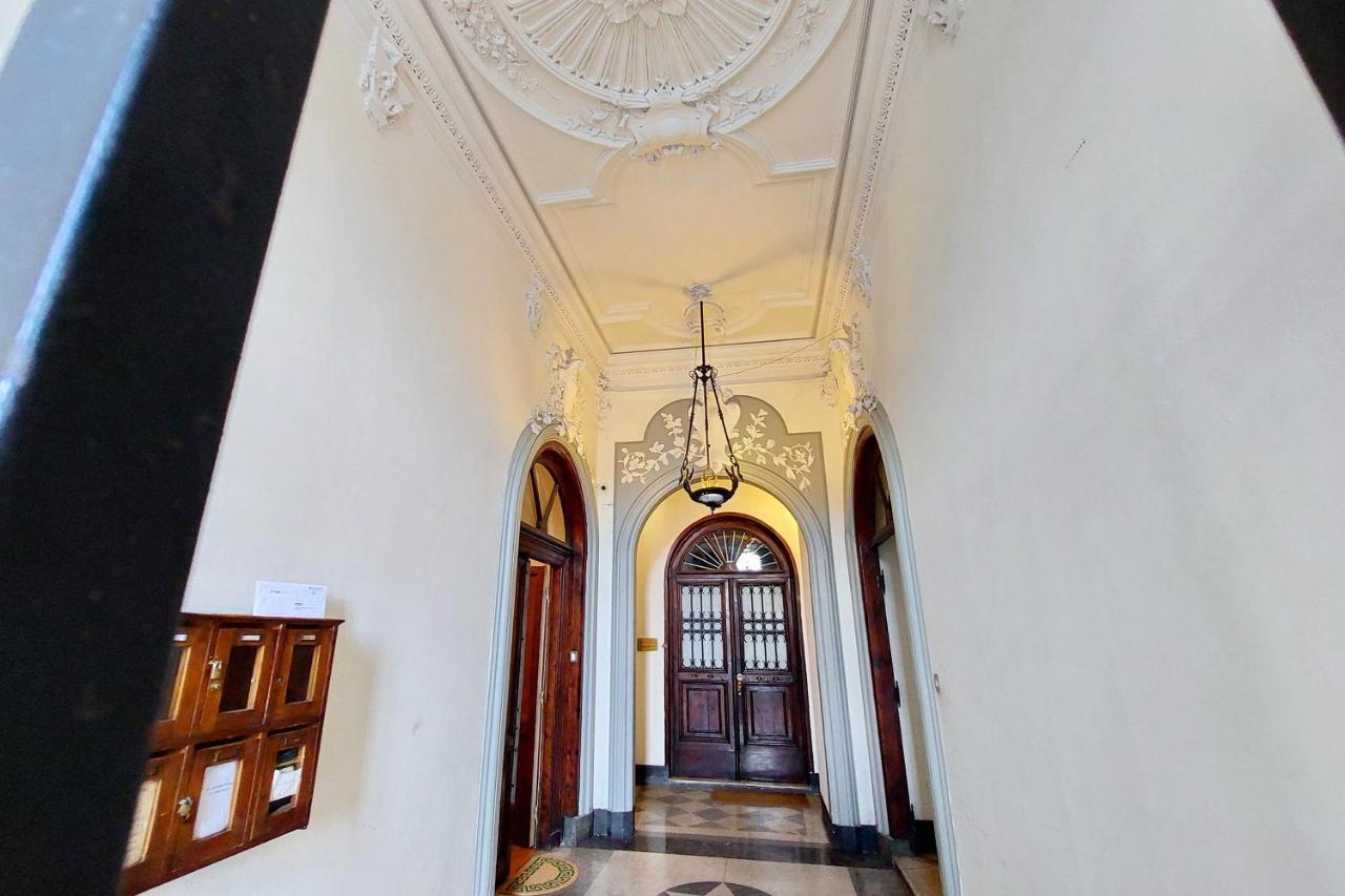 Apartamento Cavour 2 Bedrooms *